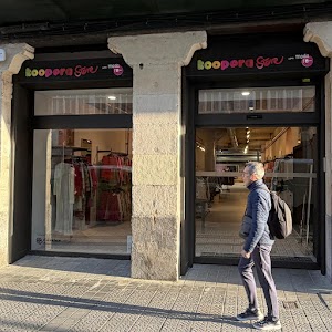KOOPERA STORE con Moda re- BILBAO | KOOLLECTIVE Space place picture