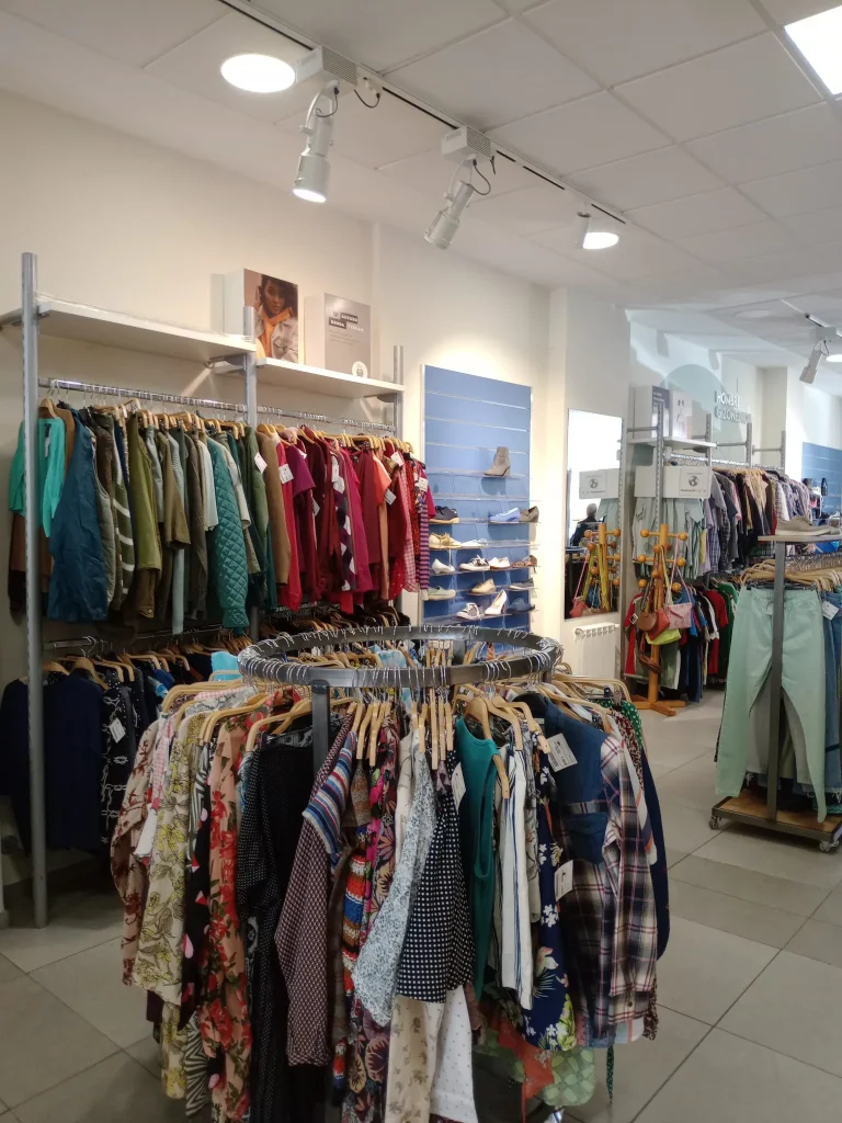 tienda de ropa de segunda mano en Saez Quejana, Álava 1