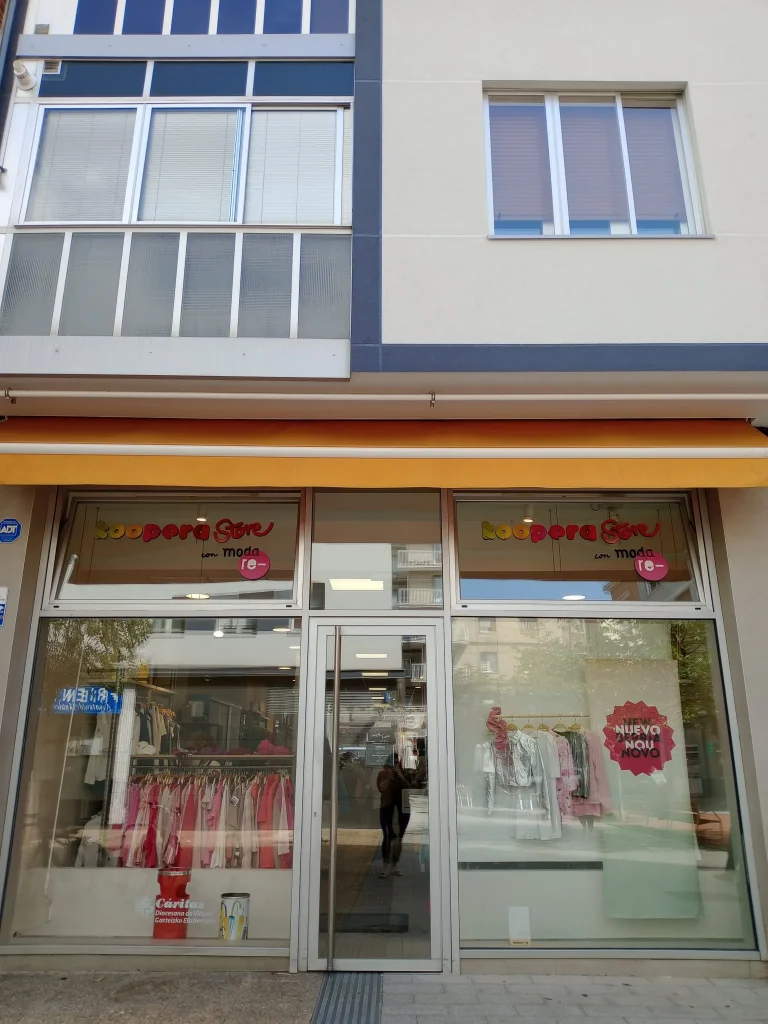 tienda de ropa de segunda mano en Saez Quejana, Álava 2