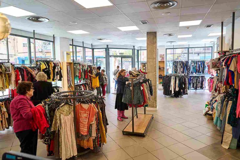 tienda de ropa de segunda mano en almeria centro historico 3