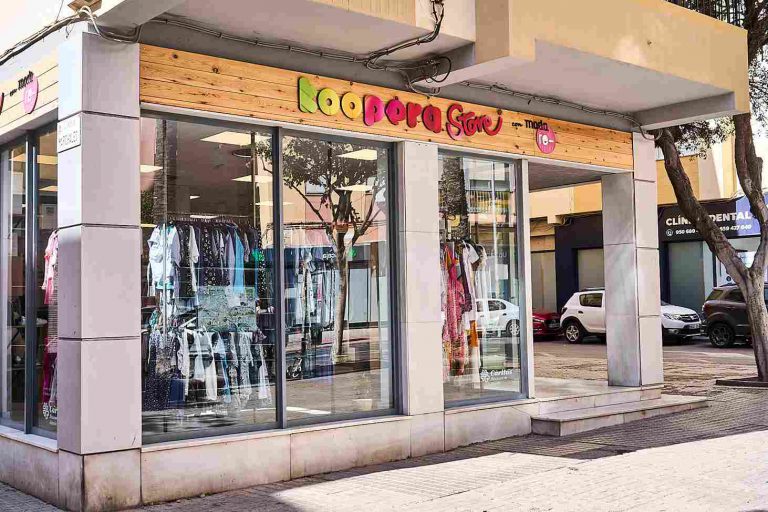 tienda de ropa de segunda mano en almeria centro historico