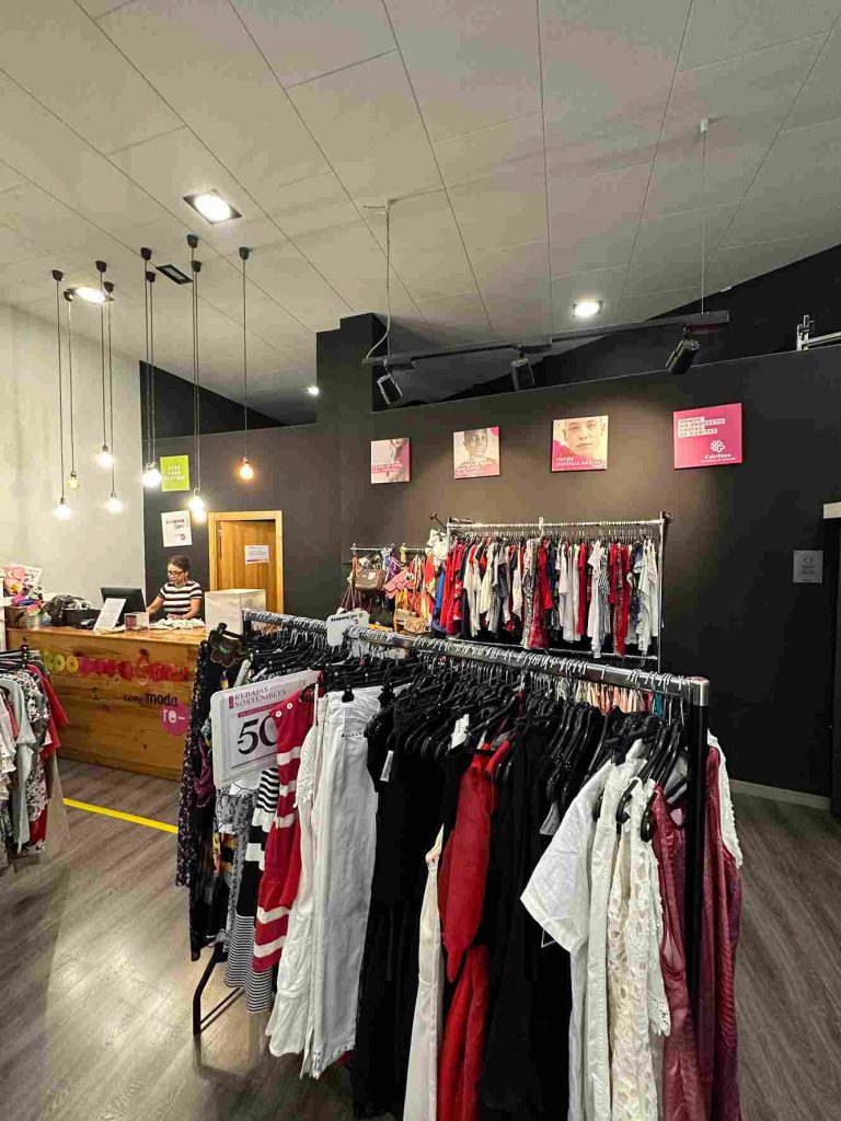 tienda de ropa de segunda mano en primado reig valencia (3)