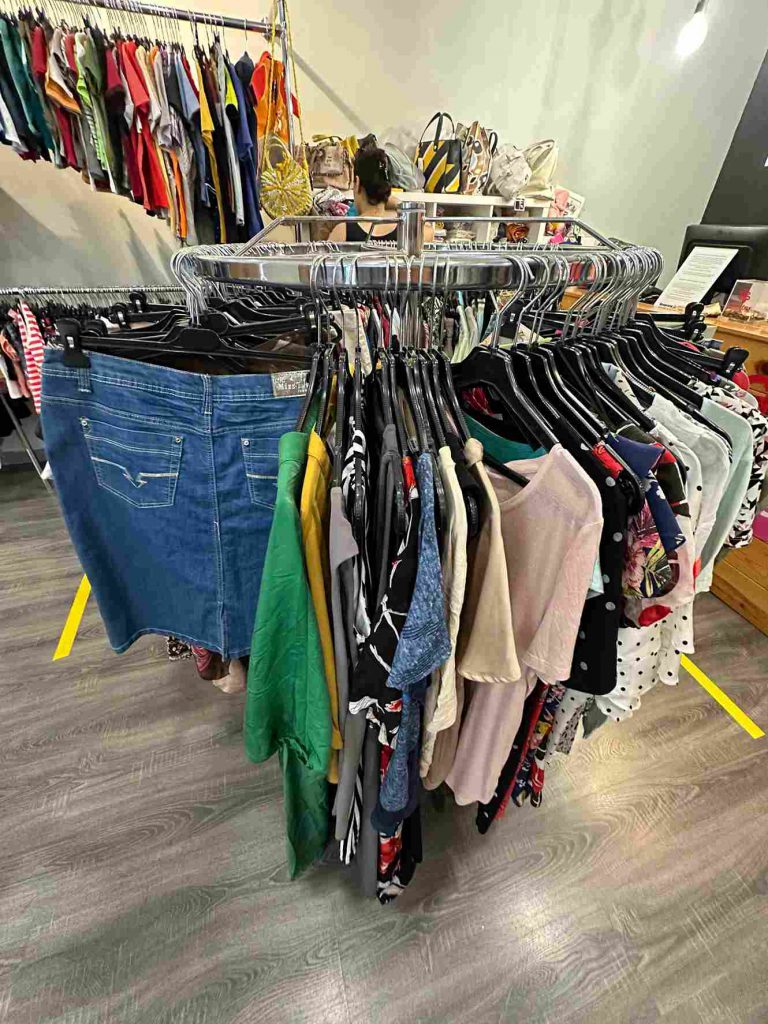 tienda de ropa de segunda mano en primado reig valencia (4)