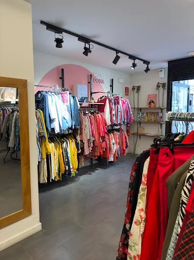 tienda de ropa de segunda mano en ruzafa, valencia 2