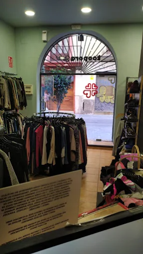 tienda de ropa de segunda mano en valencia torres de serrano 2